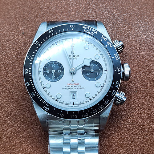 【M+製 圧倒的品質】チューダーコピー  M79360N-0014 ブラックベイ クロノグラフ ウォッチ 41mm シルバーホワイト 